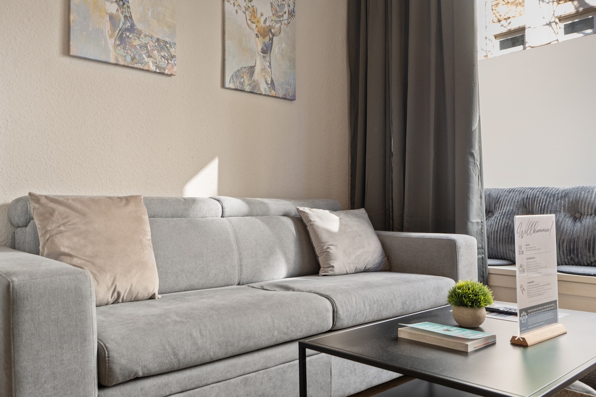 Popular Airbnb listing: Private city apartment: close to the trade fair & LanxessArena in Kalk