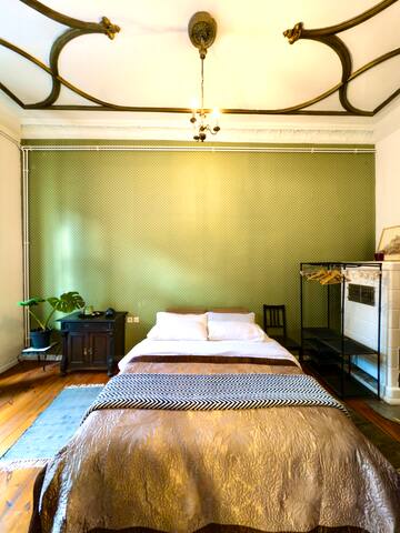 *NEU* Vintage-Flair in Kreuzberg gallery image 2