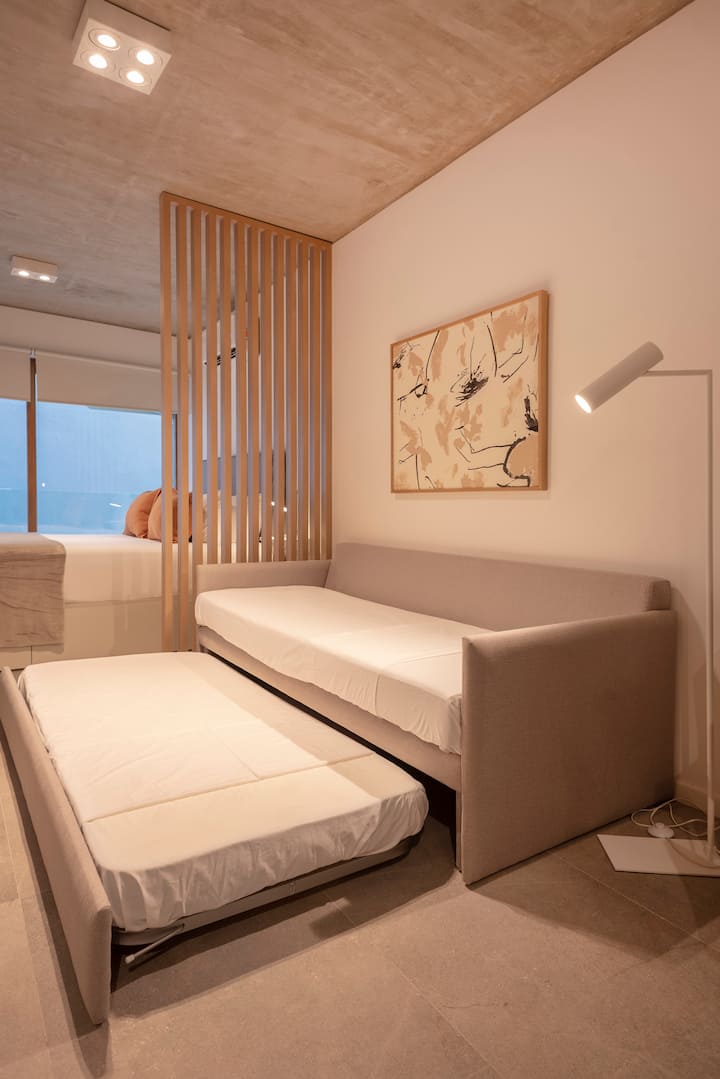 Divani krevat duhet të kërkohet paraprakisht. 