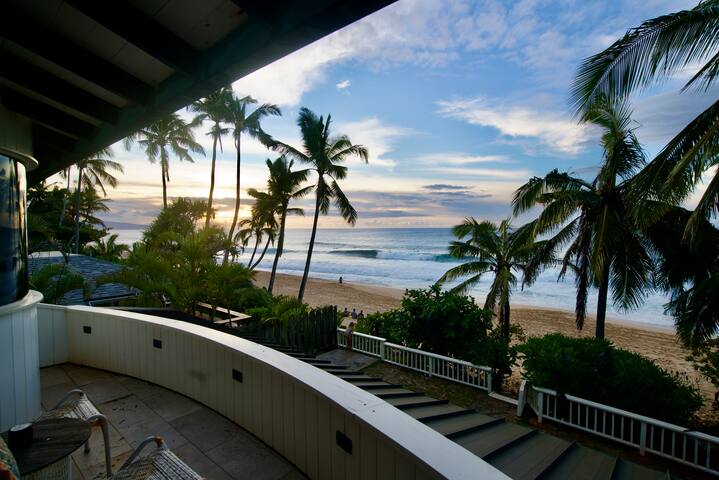 The Log Cabins House – Oceanfront Paradise! gallery image 2