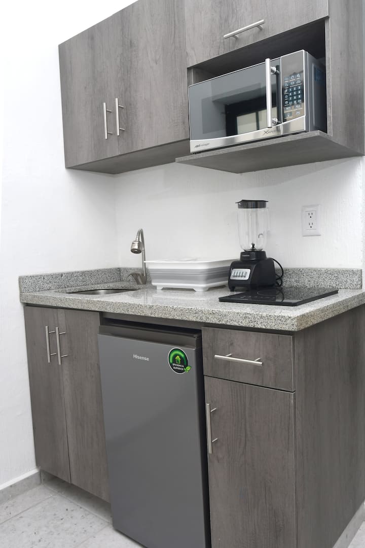Private Studio W/ Fast Wi-fi – Ground Floor - Guadalajara