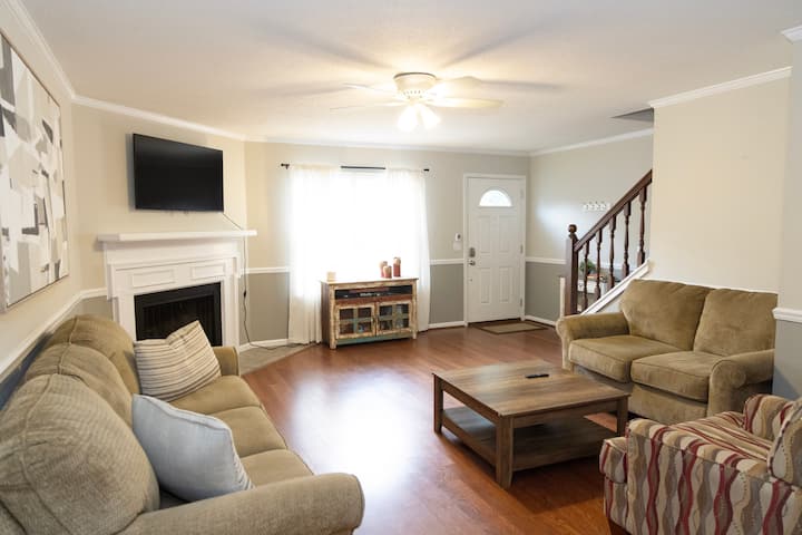 2br/1.5ba Townhouse Retreat. 10 Min To Ua Stadium - Tuscaloosa, AL