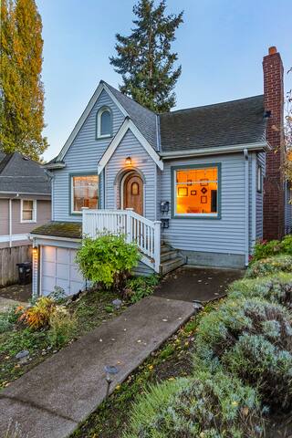 Treehouse Deck at Green Lake gallery image 2