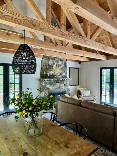 Top Airbnb: Vintage Charm & Modern Luxury w/Lake Access in Big Bear & San Bernardino Mountains