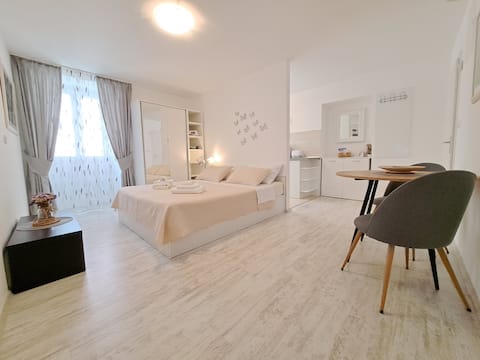 Top performing Airbnb: New apartment in the Rab town in Rab