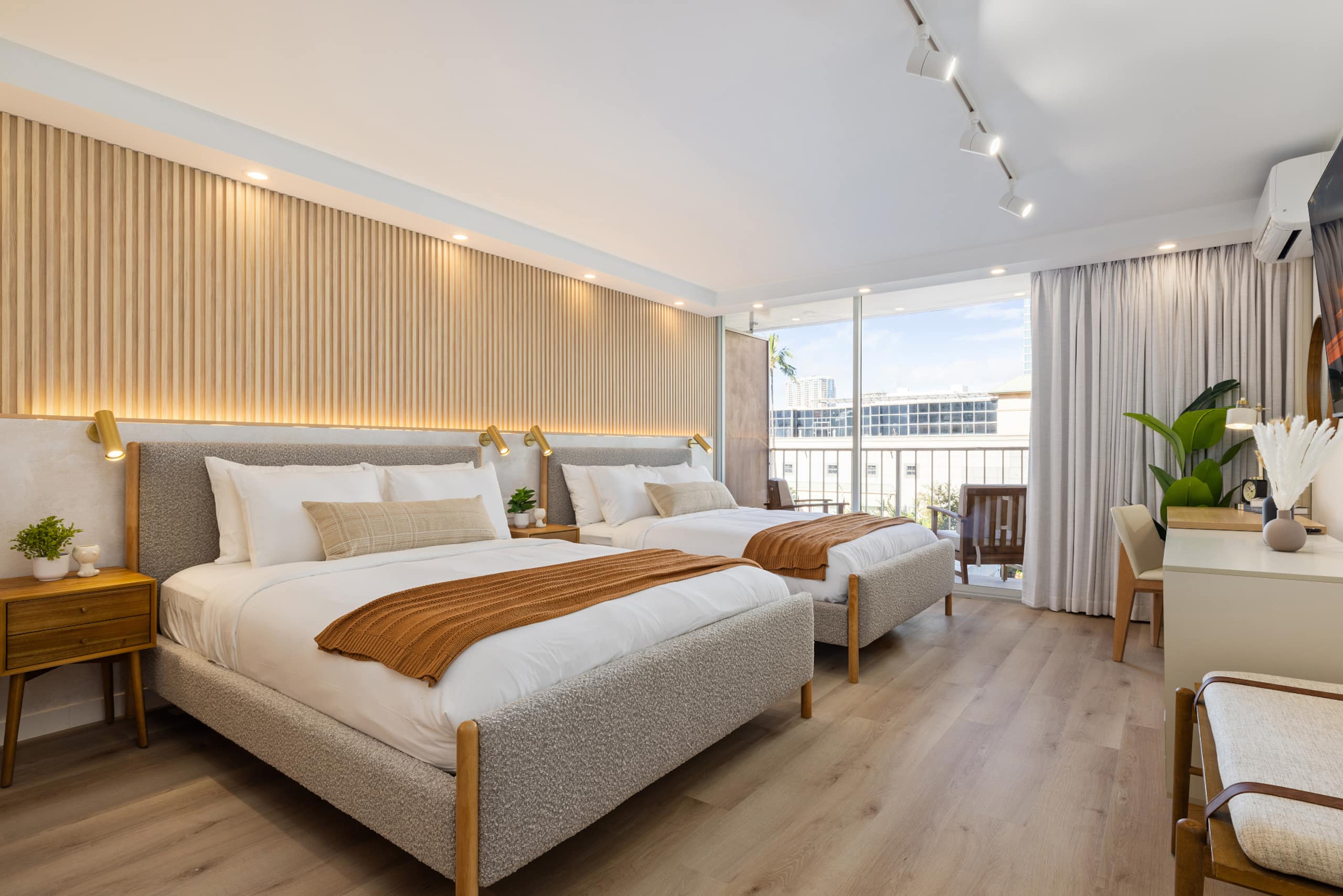 Urban Oasis in Heart of Waikiki with 1 Parking - Image 1