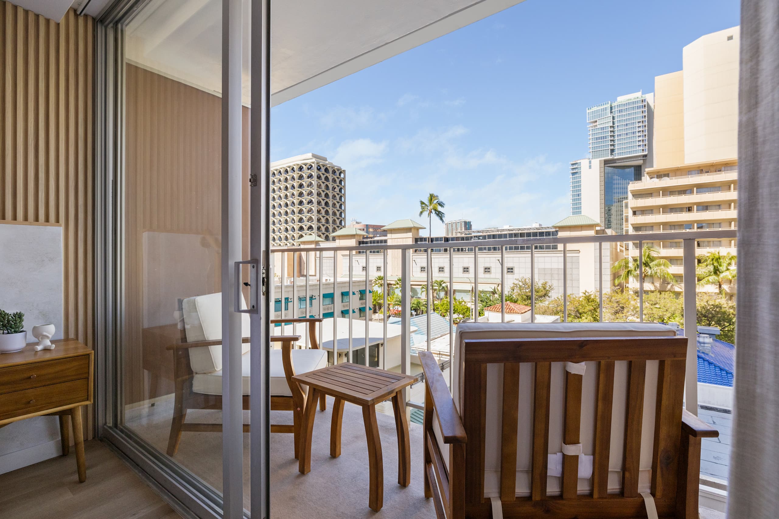 Urban Oasis in Heart of Waikiki with 1 Parking - Image 30