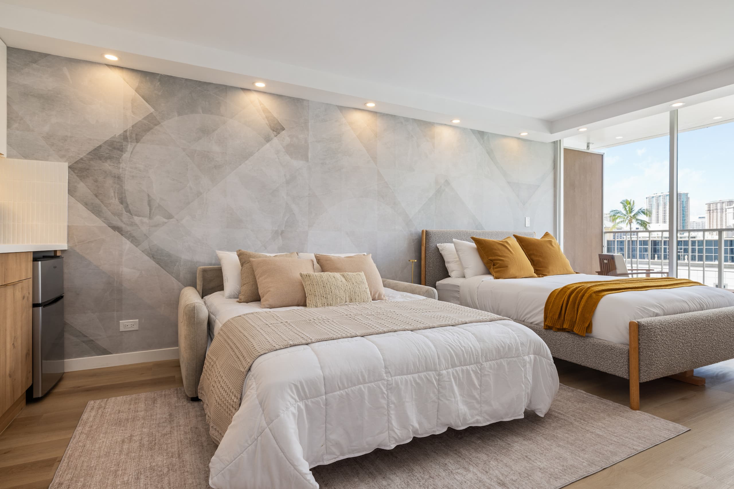 Cozy Escape in the Heart of Waikiki with 1 Parking - Image 13