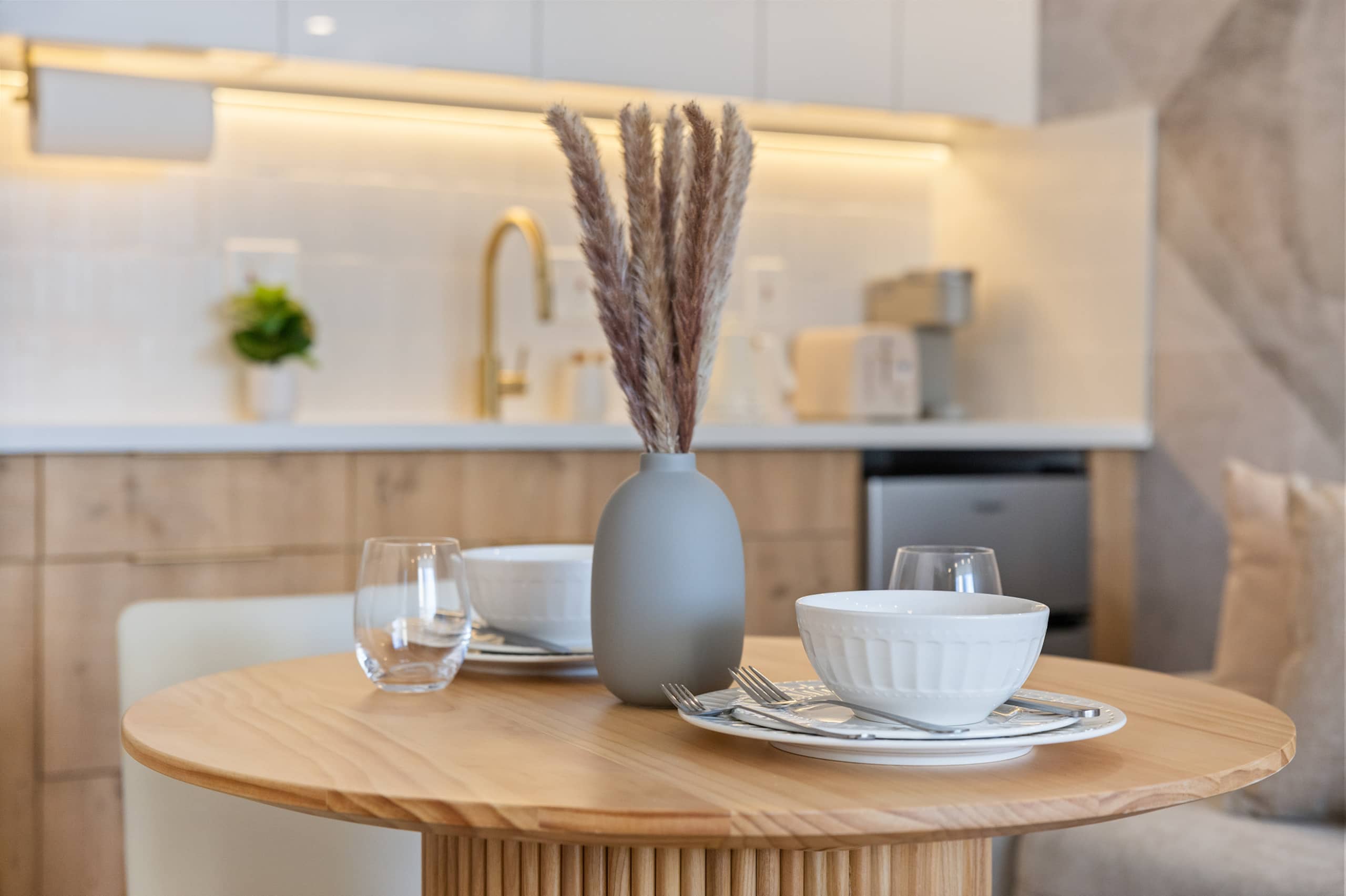 Cozy Escape in the Heart of Waikiki with 1 Parking - Image 33