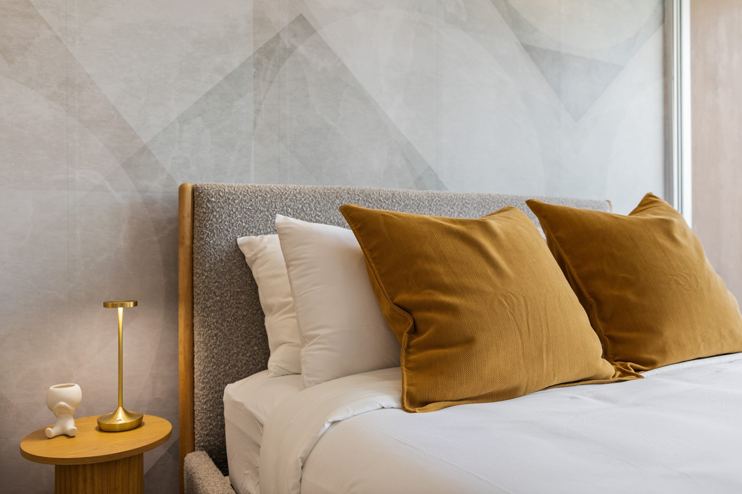Cozy Escape in the Heart of Waikiki with 1 Parking - Image 4