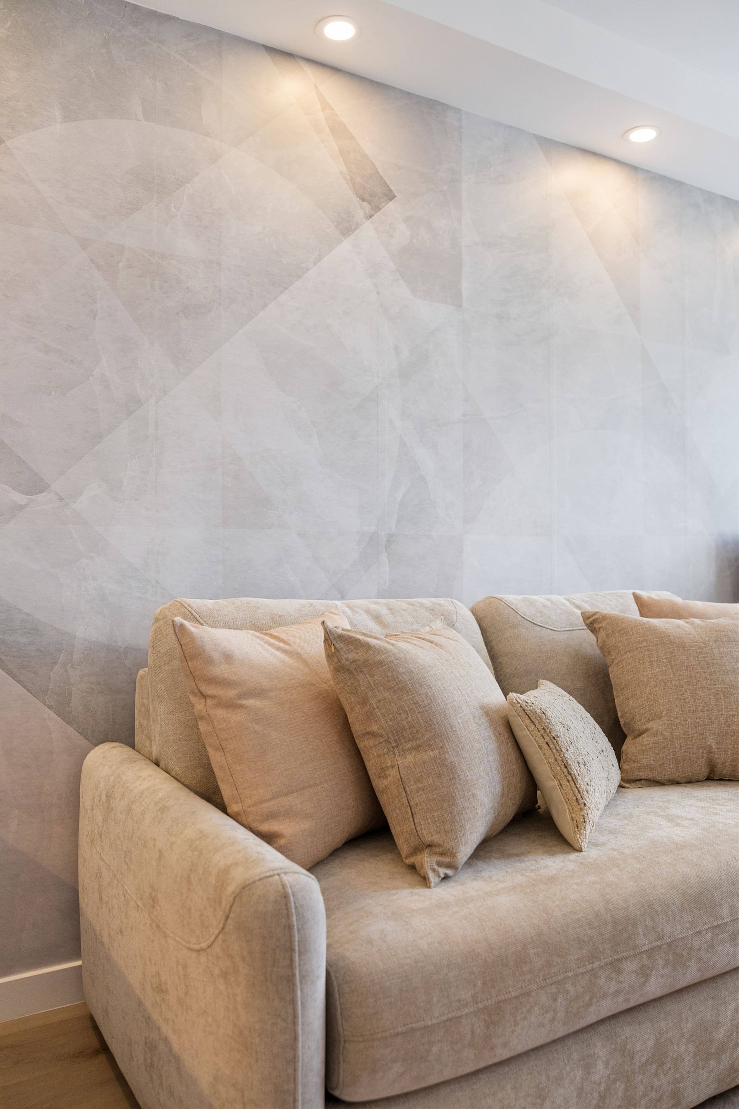 Cozy Escape in the Heart of Waikiki with 1 Parking - Image 10