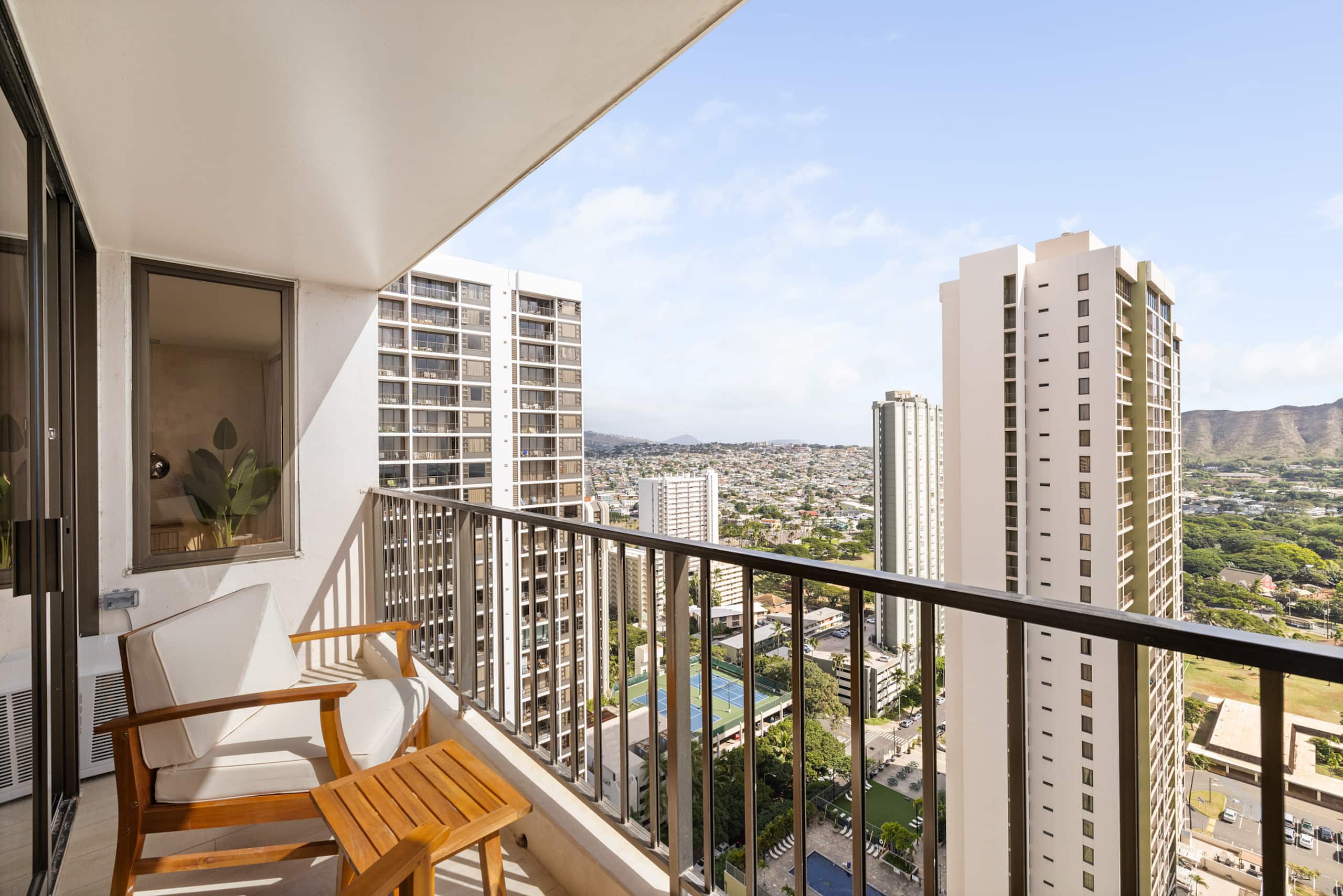 The Ocean Luxe in Waikiki, 1 Parking - Image 49