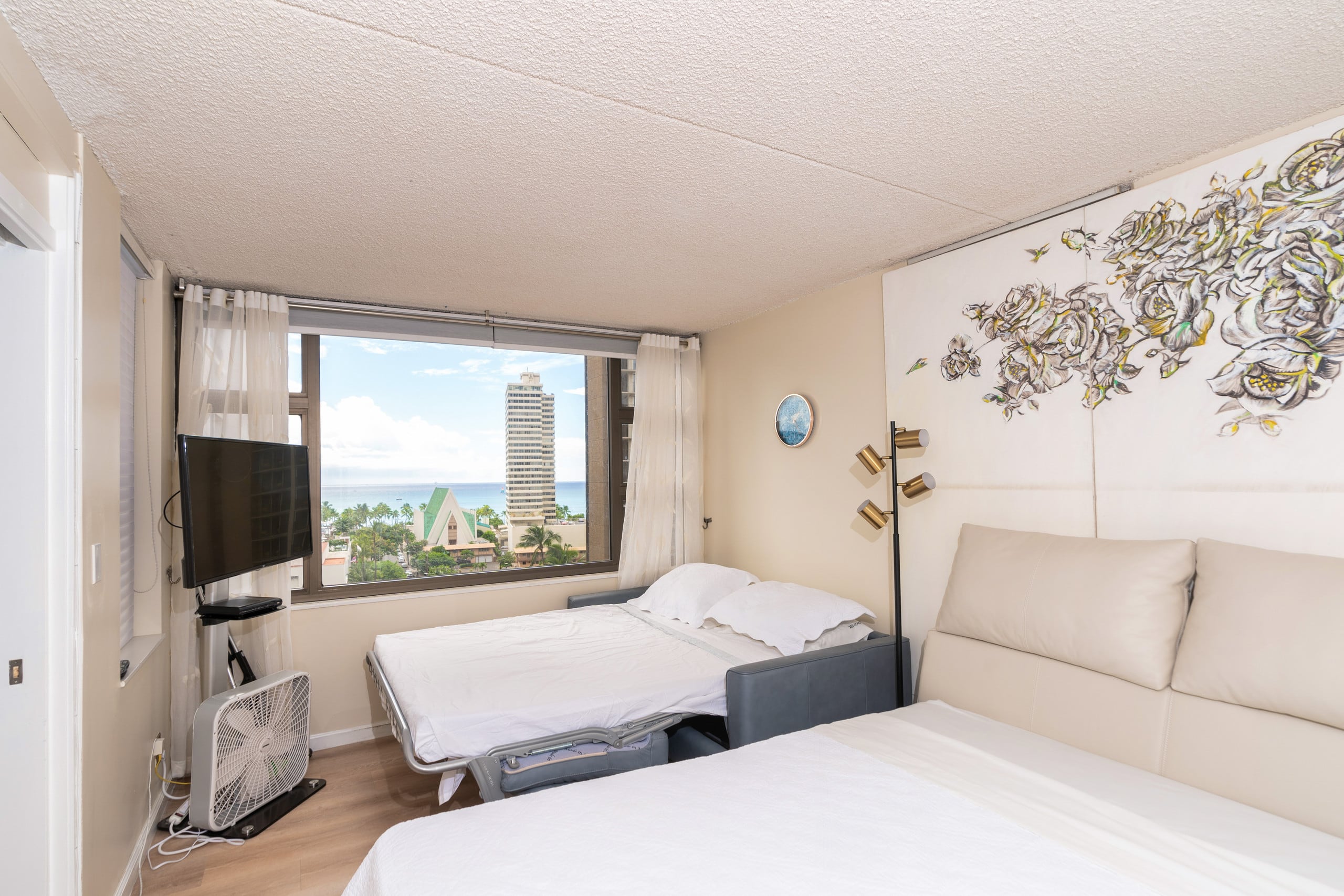 the whole ocean apt in waikiki with a free parking - Image 21