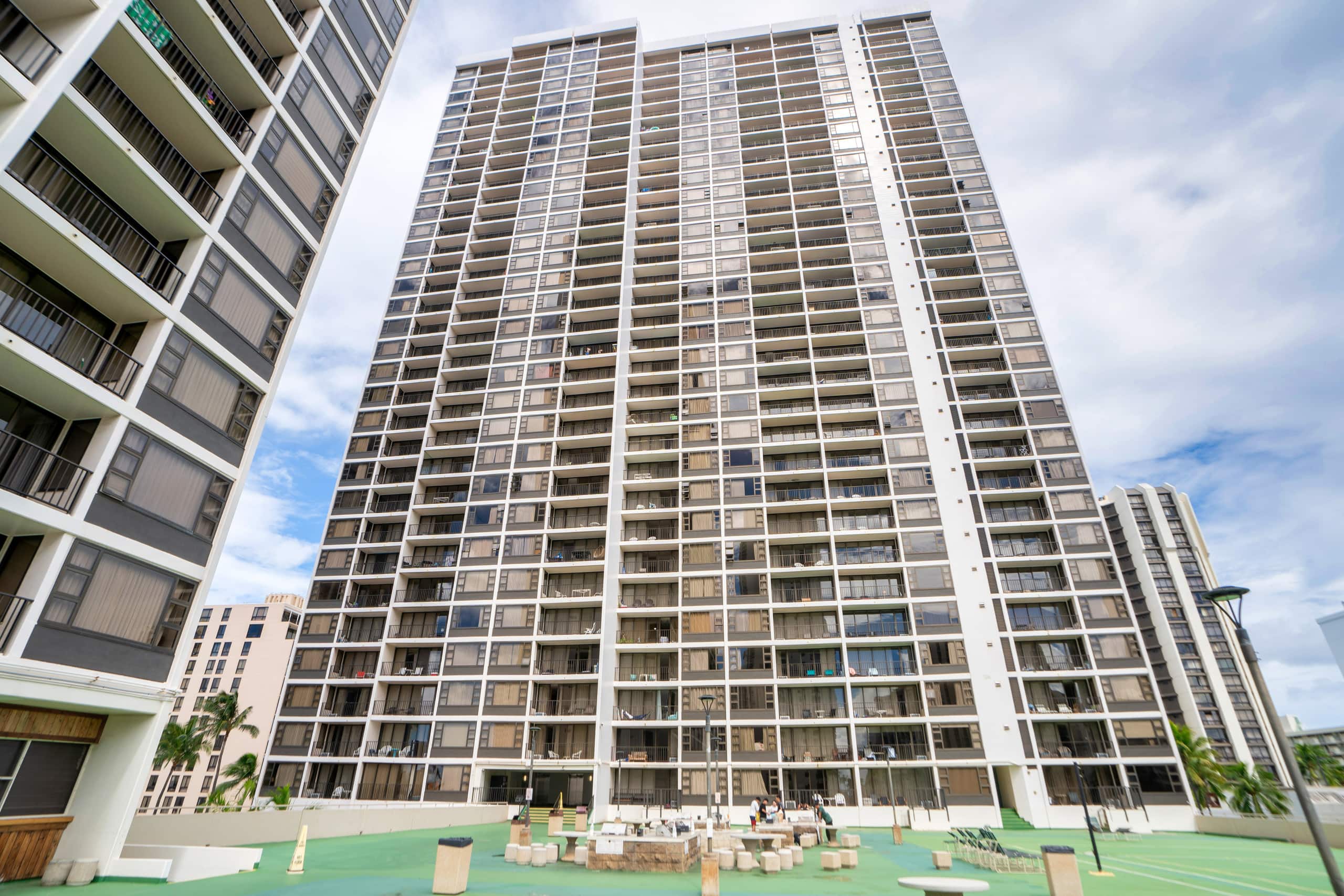 the whole ocean apt in waikiki with a free parking - Image 28