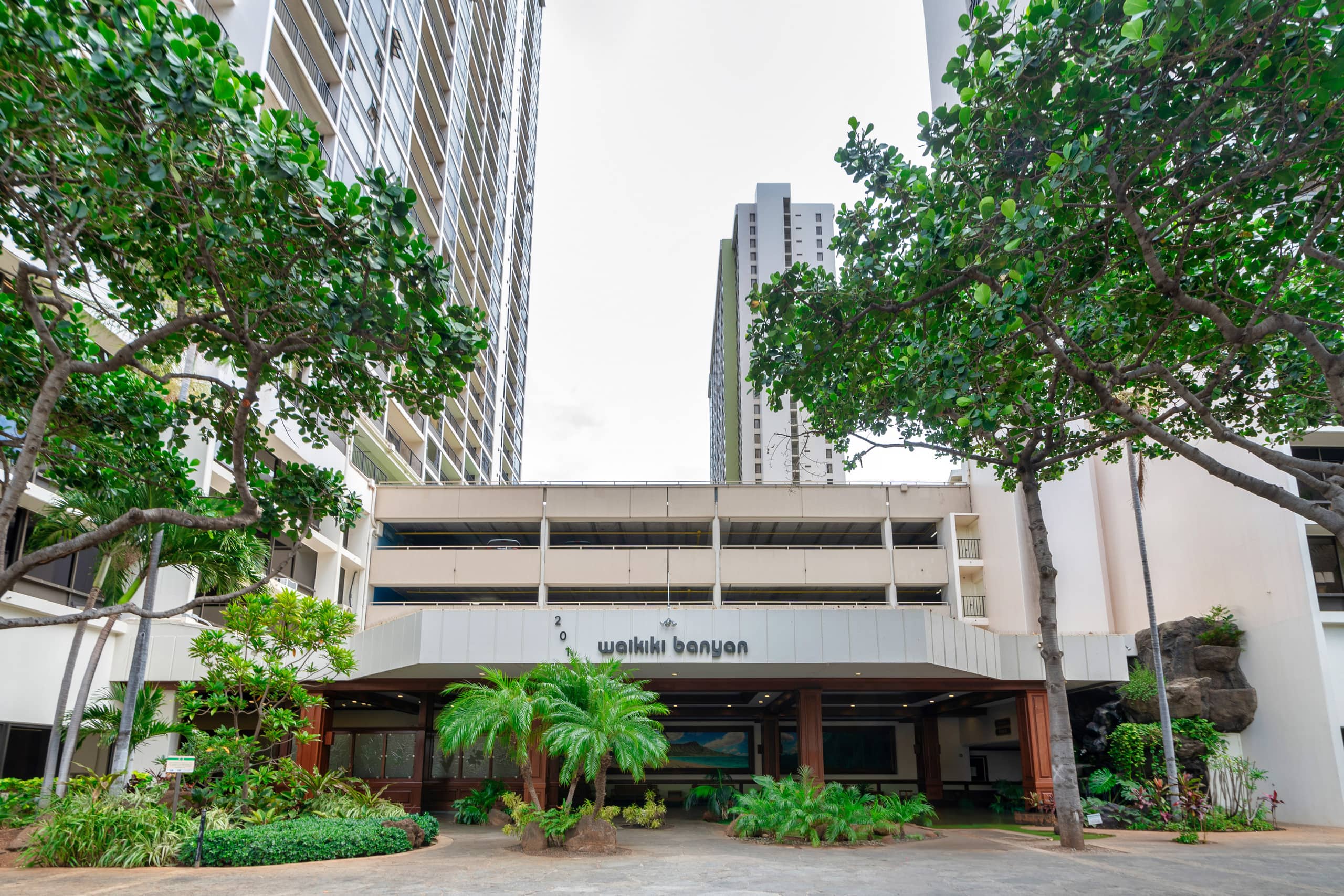 the whole ocean apt in waikiki with a free parking - Image 29