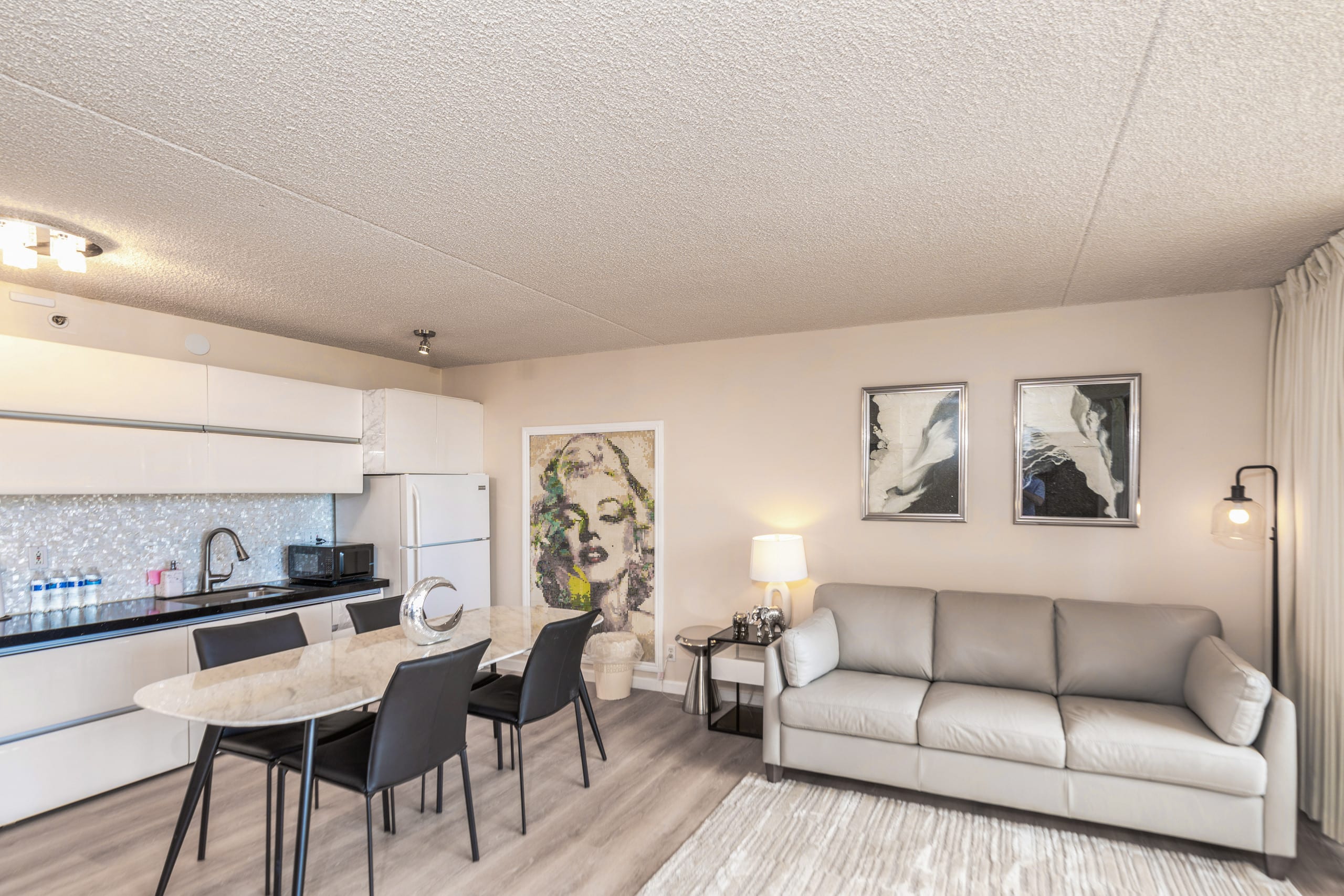 the whole ocean apt in waikiki with a free parking - Image 4