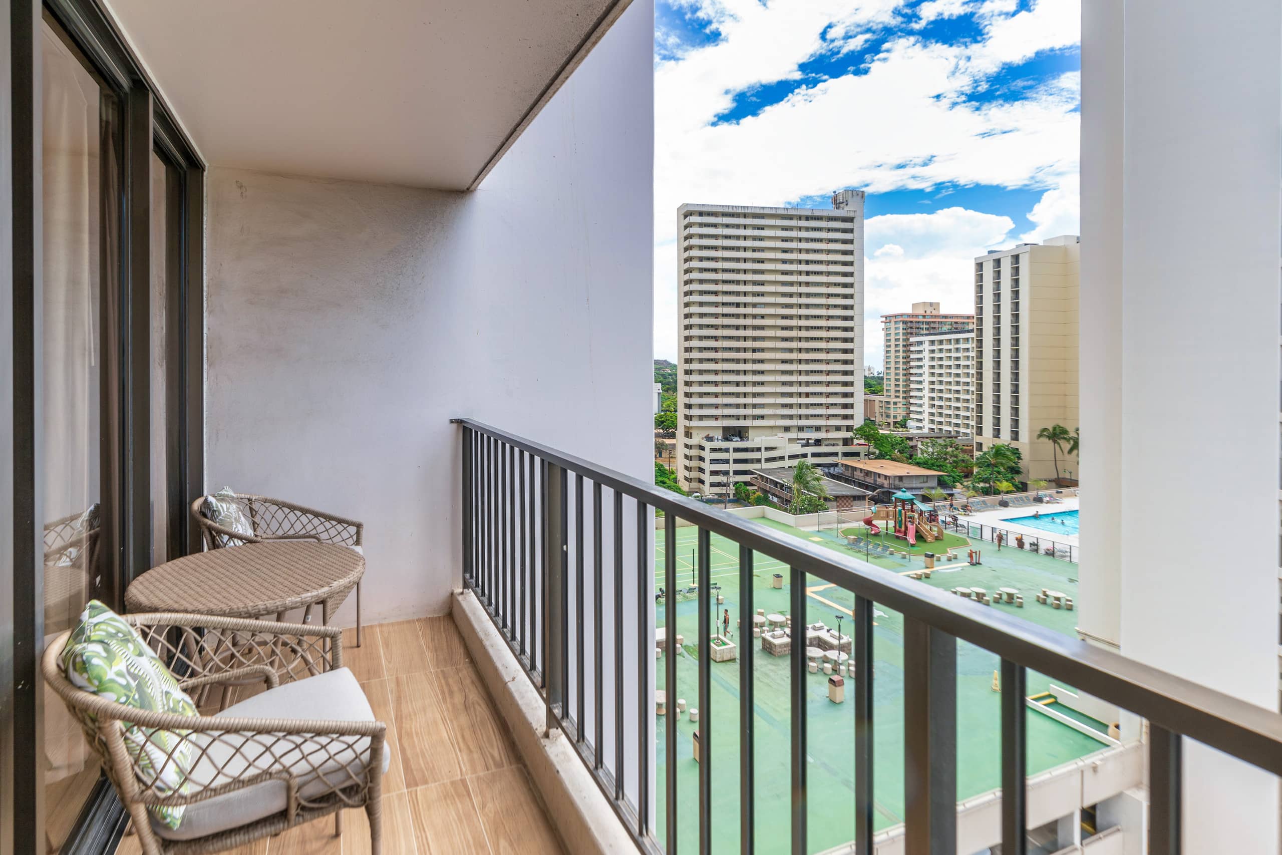 the whole ocean apt in waikiki with a free parking - Image 26