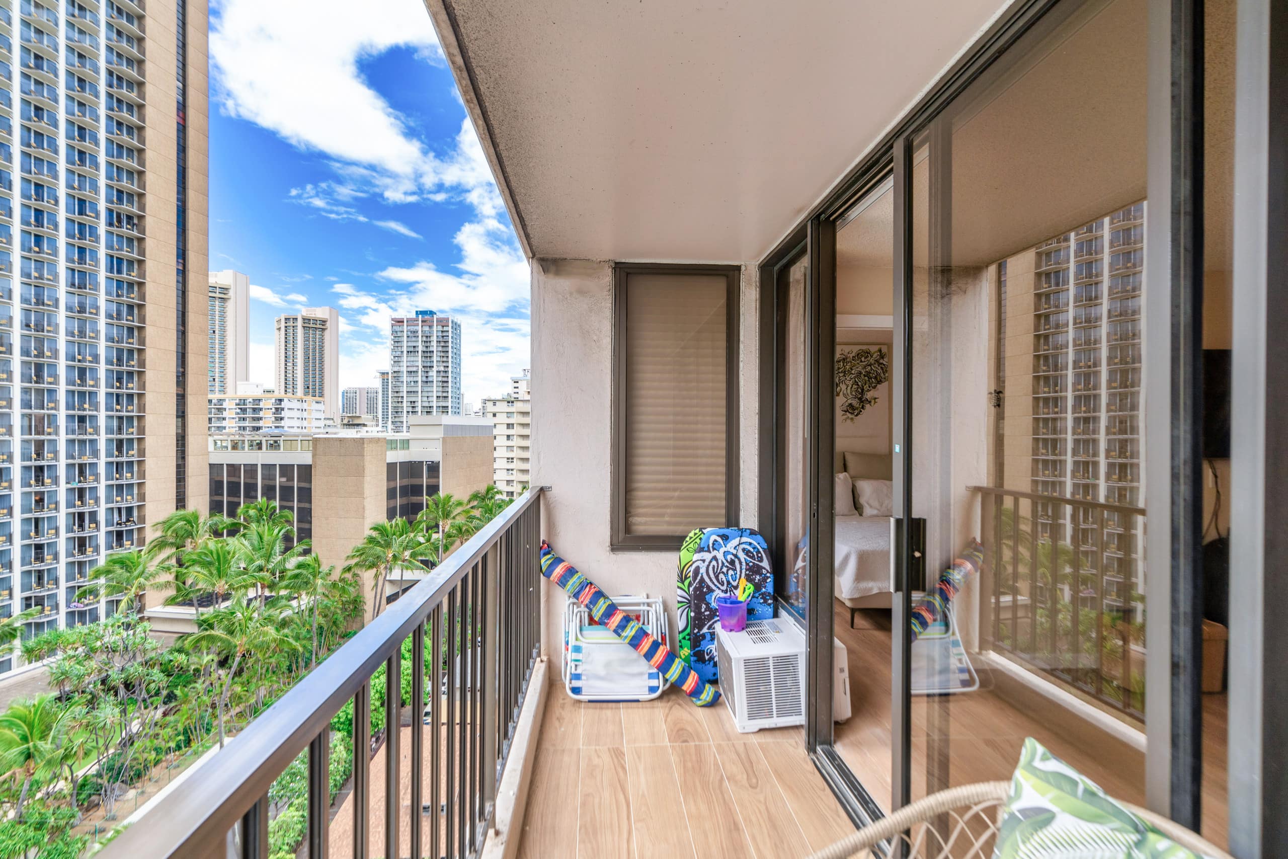 the whole ocean apt in waikiki with a free parking - Image 27