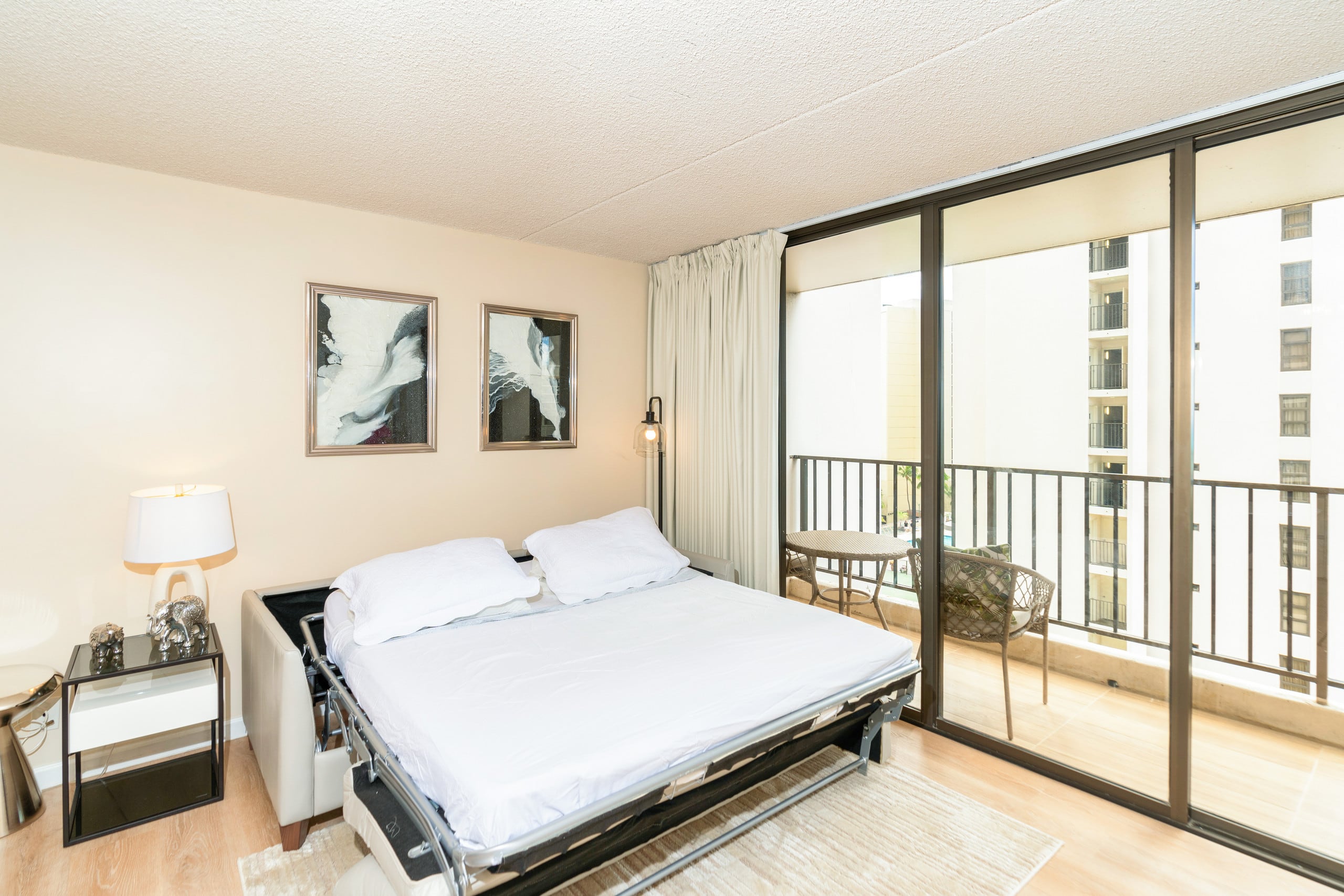 the whole ocean apt in waikiki with a free parking - Image 20