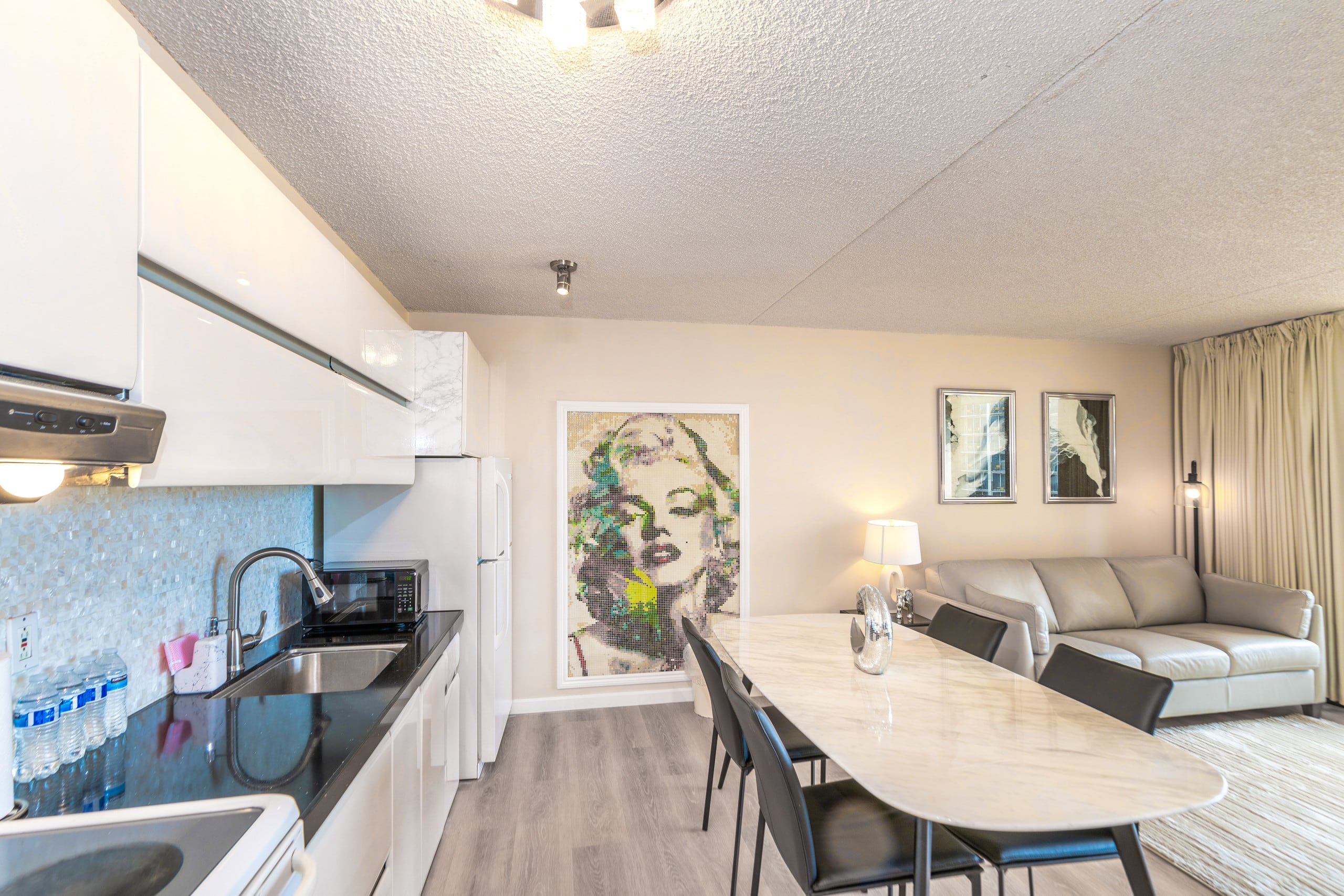 the whole ocean apt in waikiki with a free parking - Image 32
