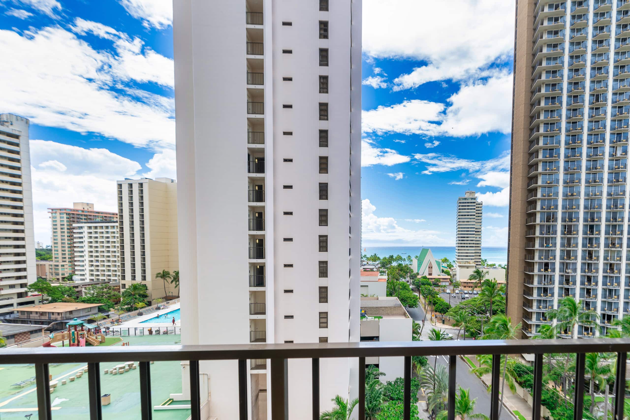 the whole ocean apt in waikiki with a free parking - Image 25