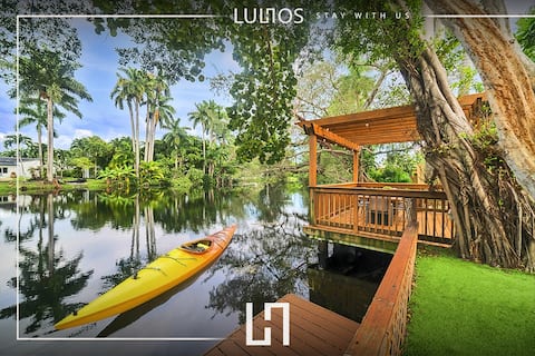 Lake Front in Miami/Pool, Mini Golf/game Room