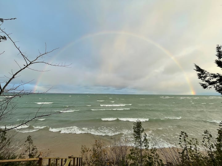 Day on the Bay Lake Michigan, 10 min to Torch Lake