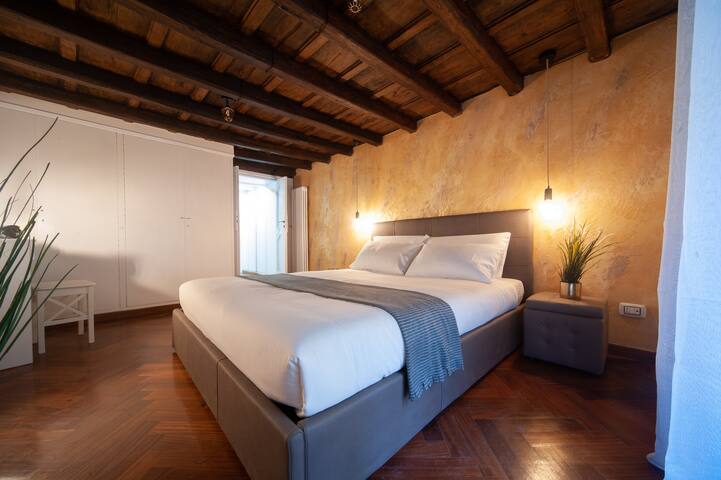 Navona jacuzzi apartment gallery image 2