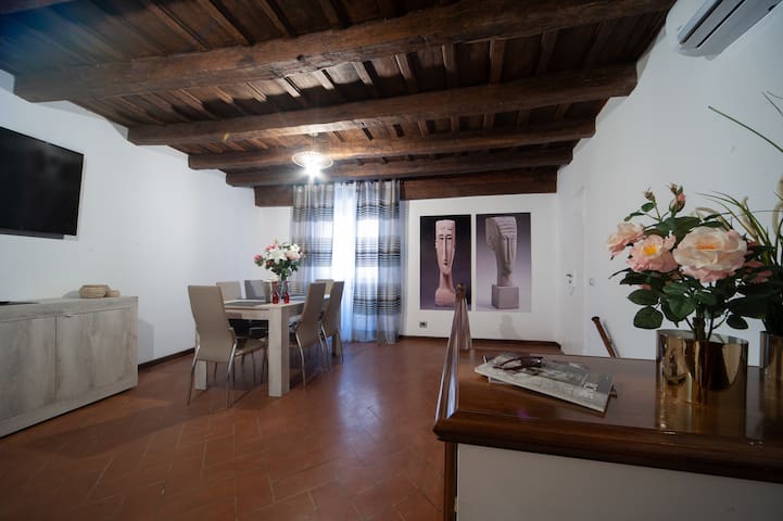 Navona jacuzzi apartment gallery image 3