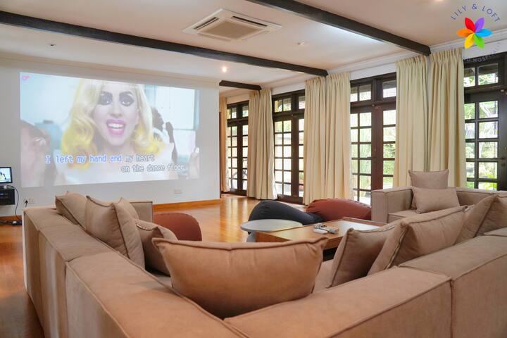 30p Luxurious Balinese Villa With Private Pool - Kajang