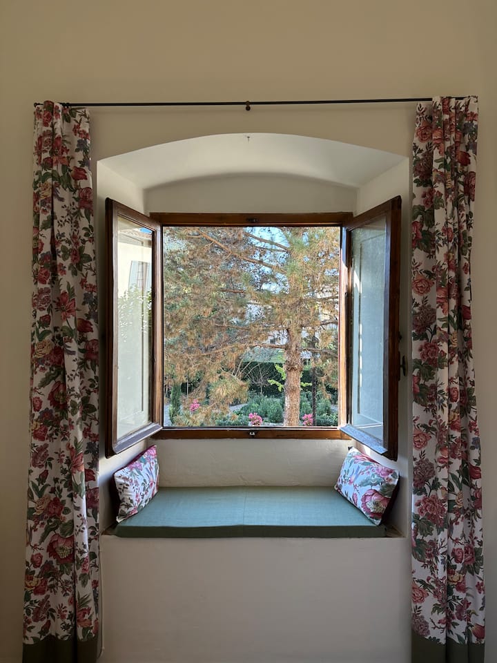 Annalena Garden View: Quiet, Centrally Located Apt - Florence
