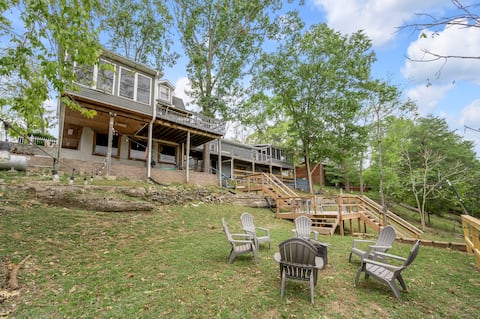 Herrington Lake Hideaway with 2 houses and dock
