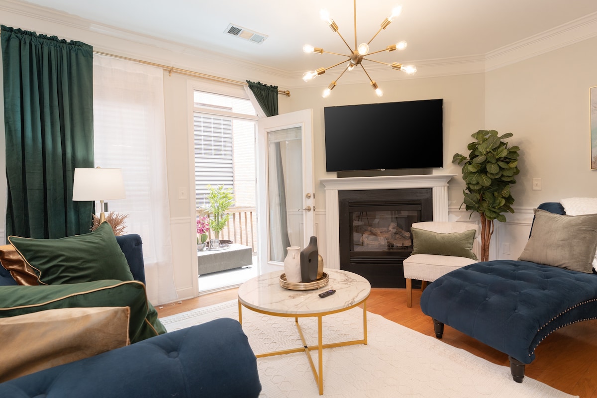 Top performing Airbnb: Luxe on 16th | Near World Cup Stadium & Downtown. in Atlantic Station