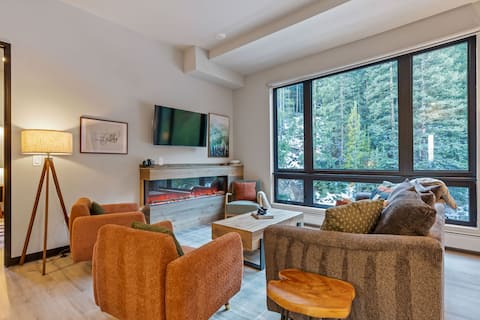 Popular Airbnb listing: Arcade Ski-In Ski-Out Retro Camp Vibes TreeCondo in Winter Park