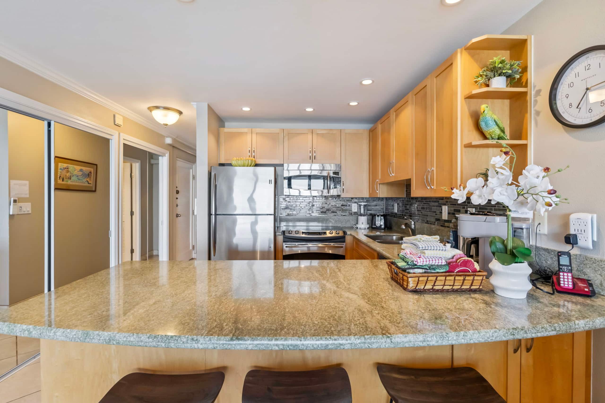 Condo in Lahaina · ★4.8 · 1 bedroom · 1 bed · 1 bath - Image 8