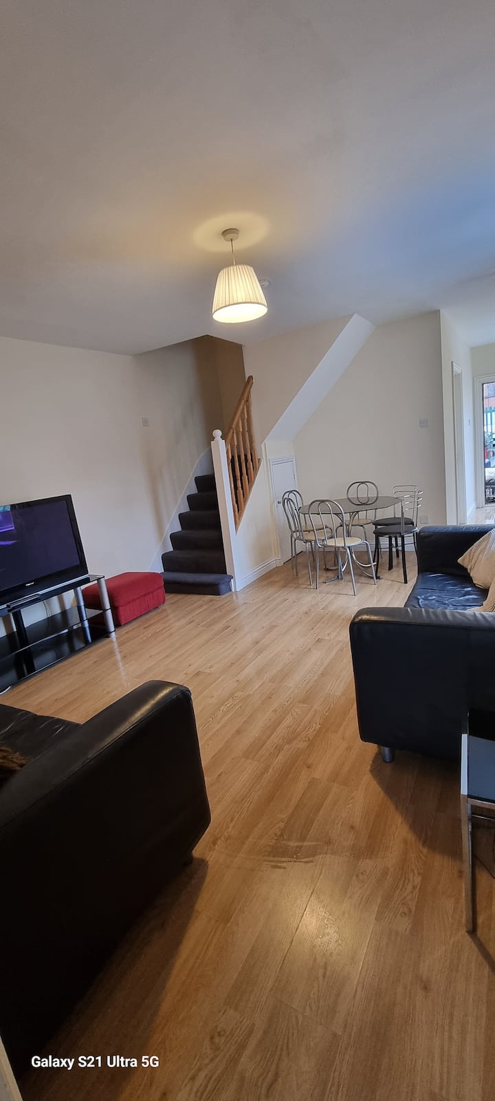 Town centre treasure sleeps 6!
