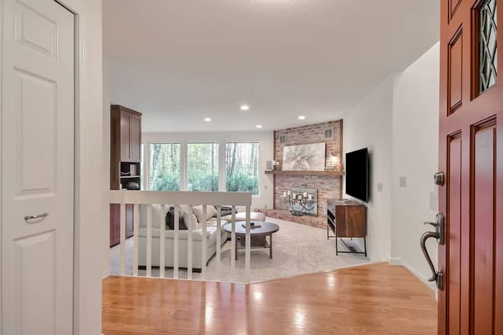Secluded 4b Home + 5ac Of Serene Nature In Redmond - Redmond, WA