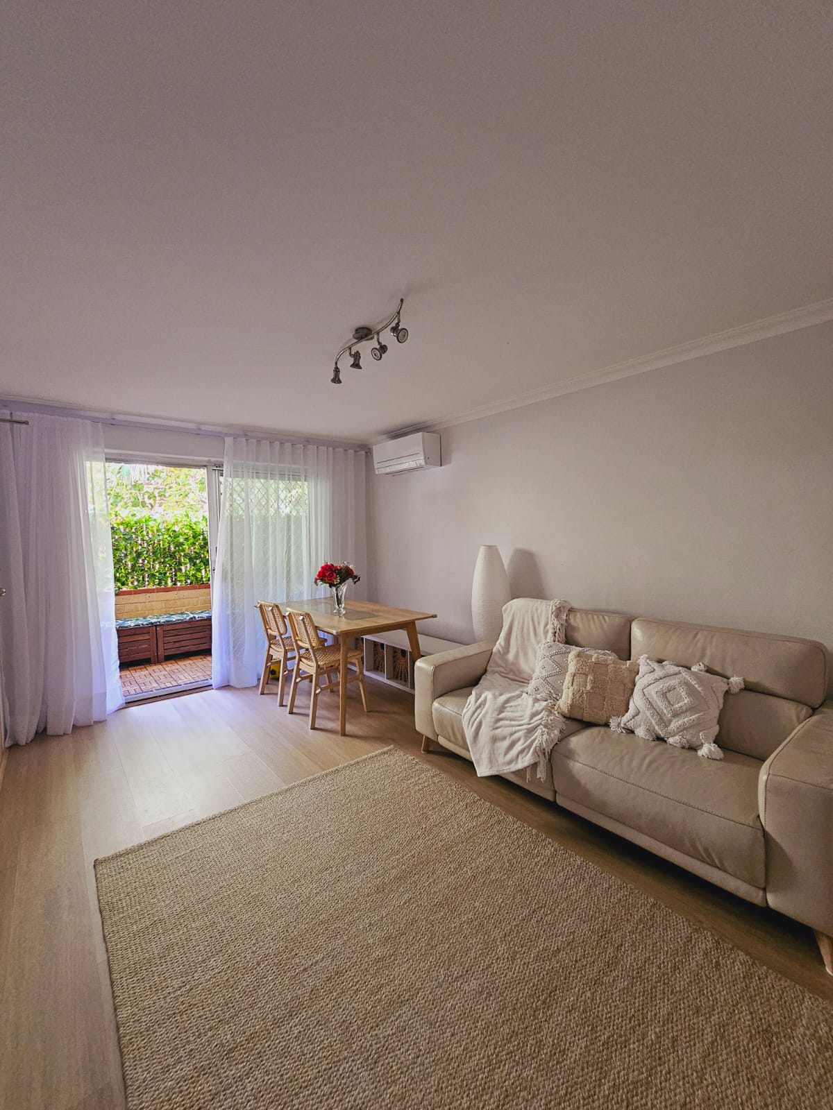Top performing Airbnb: Ground-floor apartment in Dee Why in Dee Why