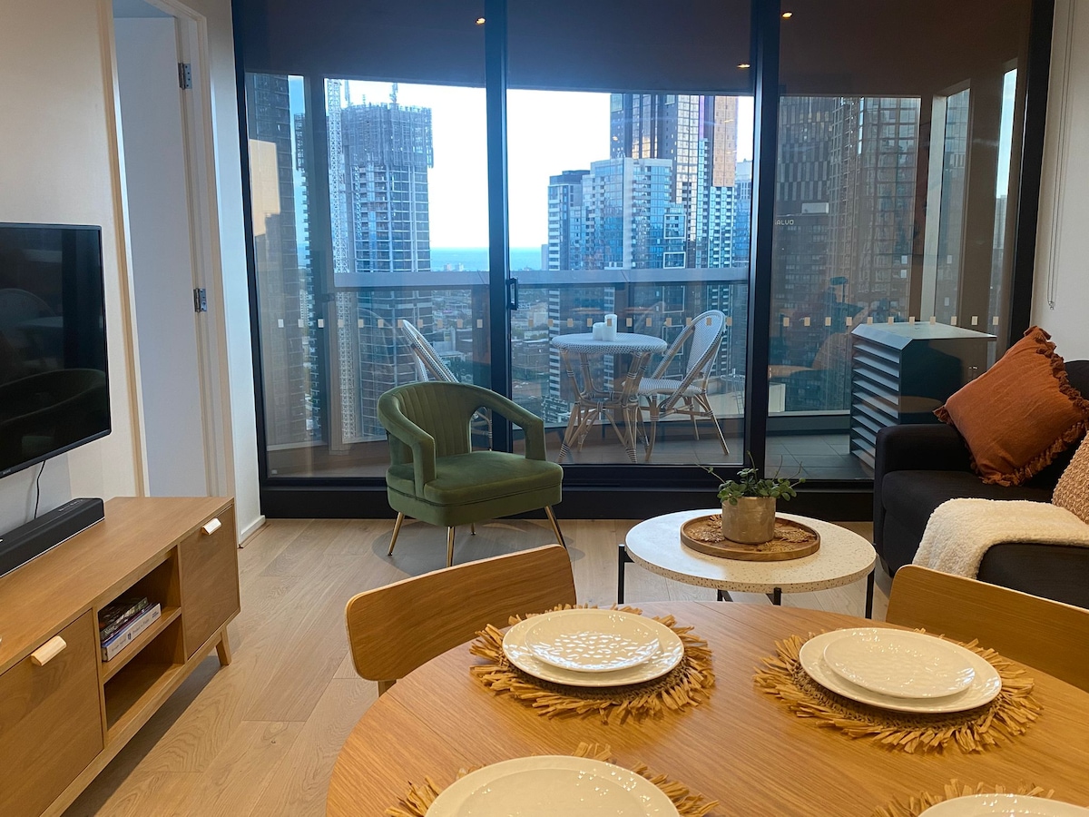 Top performing Airbnb: Southbank, Casino and City Time in Southbank