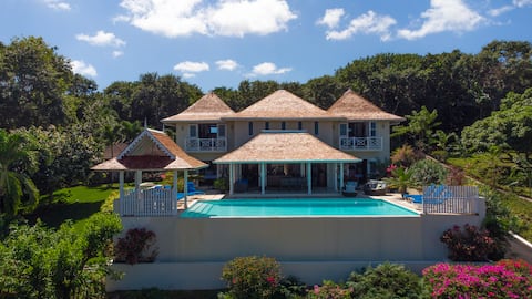 5 bed, gated estate, pool, staffed, private driver