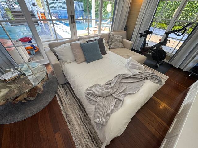 Lighthouse Beach Hill-Top Luxury gallery image 4