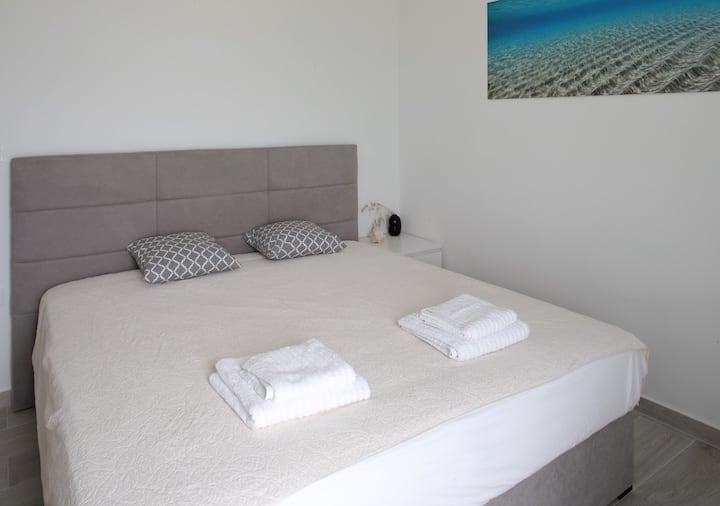 主卧-加大双人床