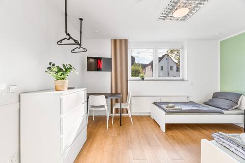 4 Bedrooms | Single Beds | Parking | Kitchen