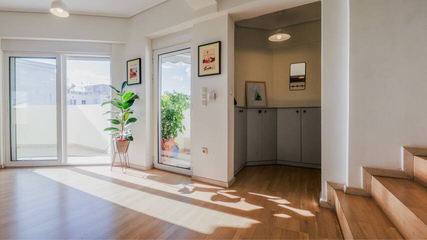 Casa Acropolis – Stunning 3Br Apt w/ Private Patio gallery image 4