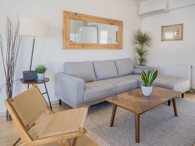 Casa Acropolis – Stunning 3Br Apt w/ Private Patio