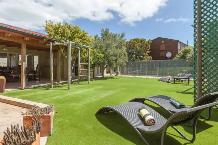 Cape Point Villa, luxury pool designer Villa gallery image 3