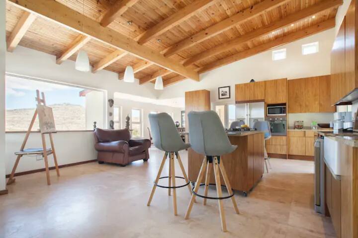 Cape Point Villa, luxury pool designer Villa gallery image 4