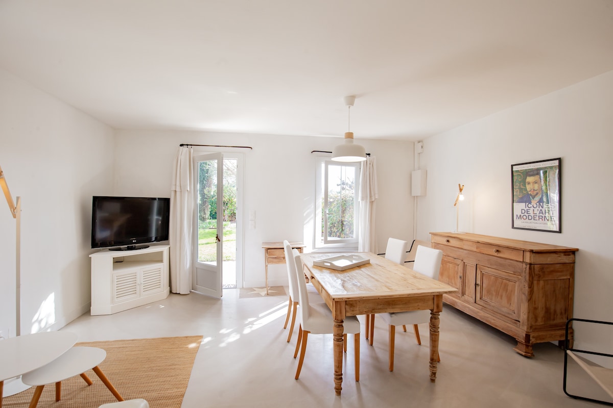 Annonce Airbnb populaire: Mazet in the heart of the olive trees - Luberon - Air-conditioned à Robion