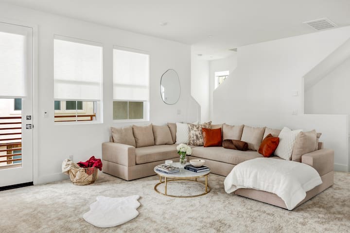 Resort Home 4br |Spacious| Pools Arcade Gym Courts - San Clemente, CA