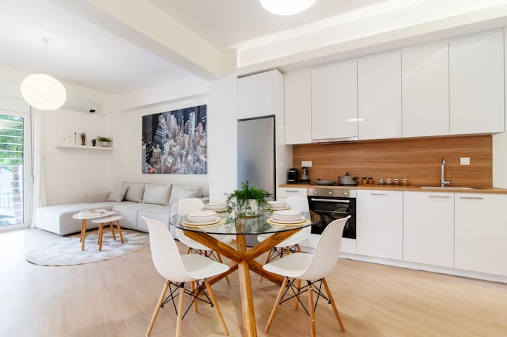 Luana’s Charming Apart in Pagrati